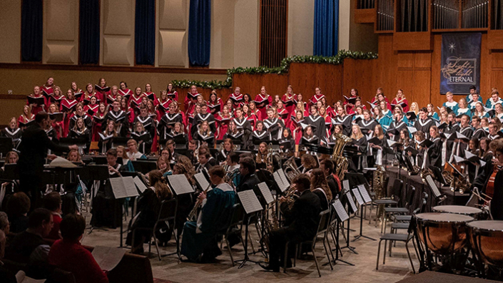MLC choir at Christmas 711×400