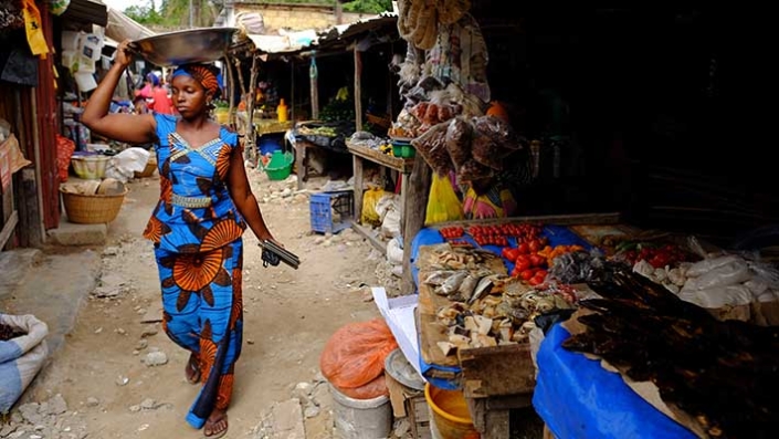 Cap,Skirring,,Senegal,-,June,19,2018:,Woman,In,A